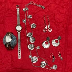 Silver tone costume jewelry group/set